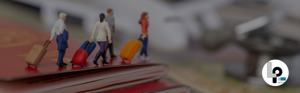 Traducción certificada Traducción Certificada Procesos Migratorios 2026 Traducción certificada Persona preparando documentos migratorios con traducción certificada para procesos internacionales en 2026